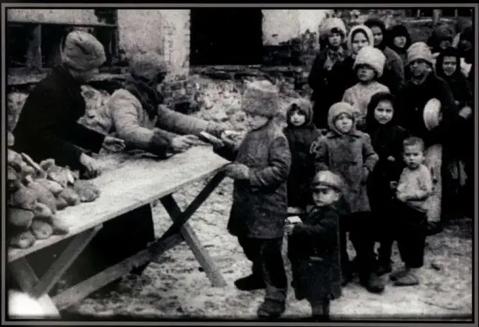 Providing daily food ration to children during the Holodomor in Ukraine in 1932 1933 via European Network for Remembrance and Solidarity